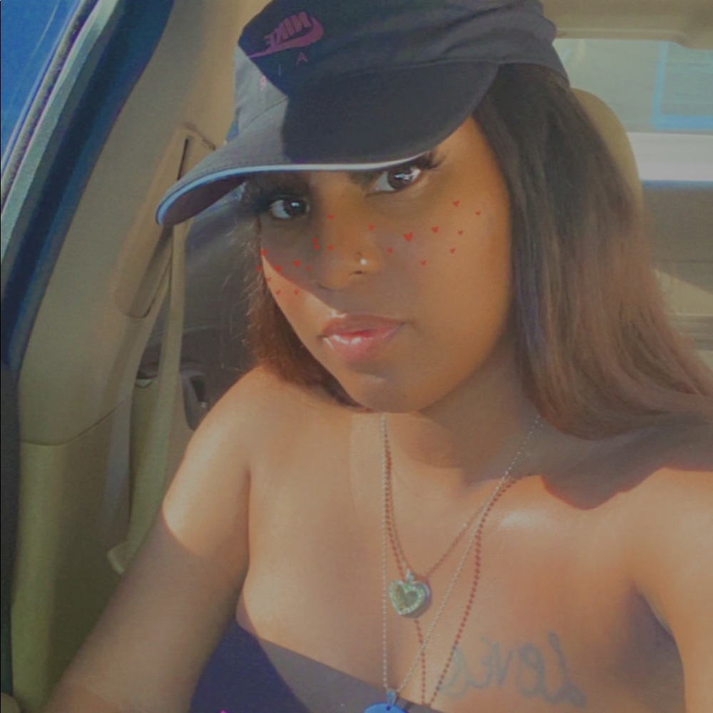 Meet your Posher, Zahira